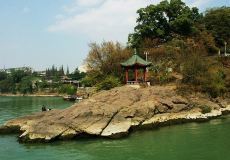 杭州富陽(yáng)區(qū)圖書(shū)館游玩-富陽(yáng)區(qū)圖書(shū)館門票多少錢/價(jià)格表-團(tuán)購(gòu)票價(jià)預(yù)定優(yōu)惠-景點(diǎn)地址在哪里/圖片介紹/參觀預(yù)約/旅游游覽順序及注意事項(xiàng)/營(yíng)業(yè)時(shí)間-】